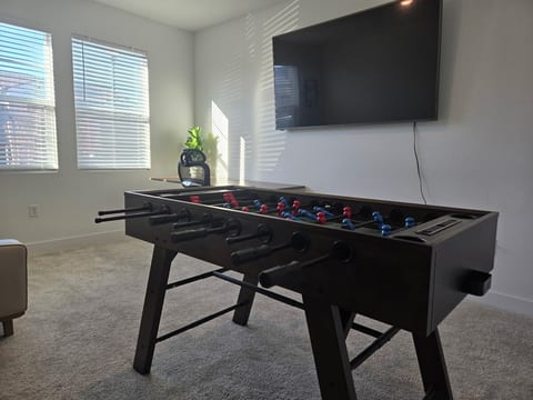 Newly built 5bd 3bth luxury home in prime location image 5