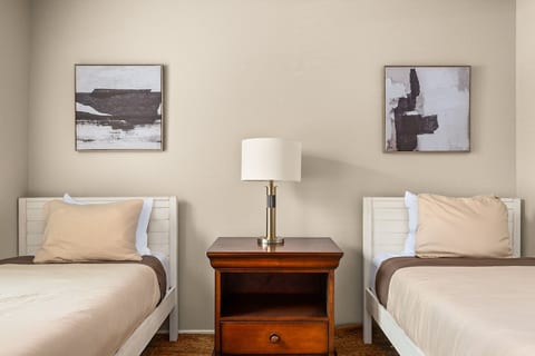 Serene SoCo Escape — Walk to Cafes + Free Parking image 5