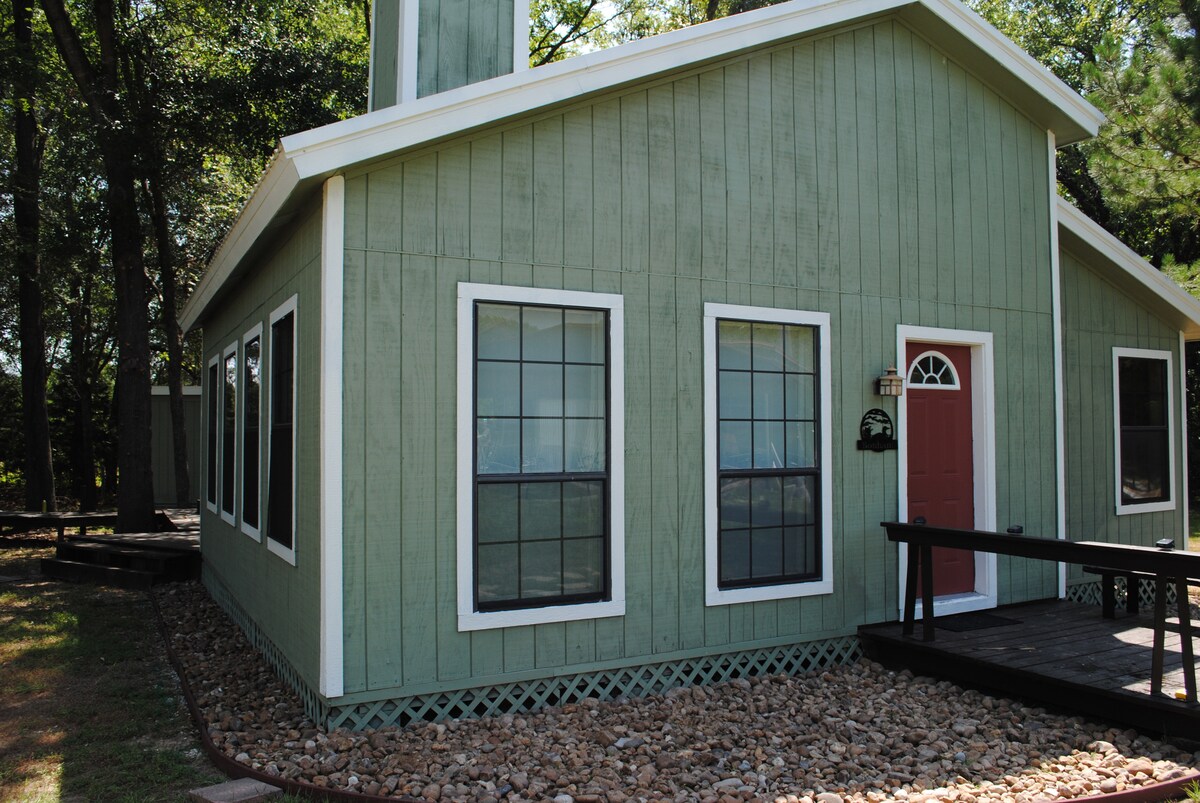 This is the Main Cabin (Bonham Cabin).  it  is the largest cabin on the property. BDB 1: Angler's Roost (5) - No Mess Hall Access