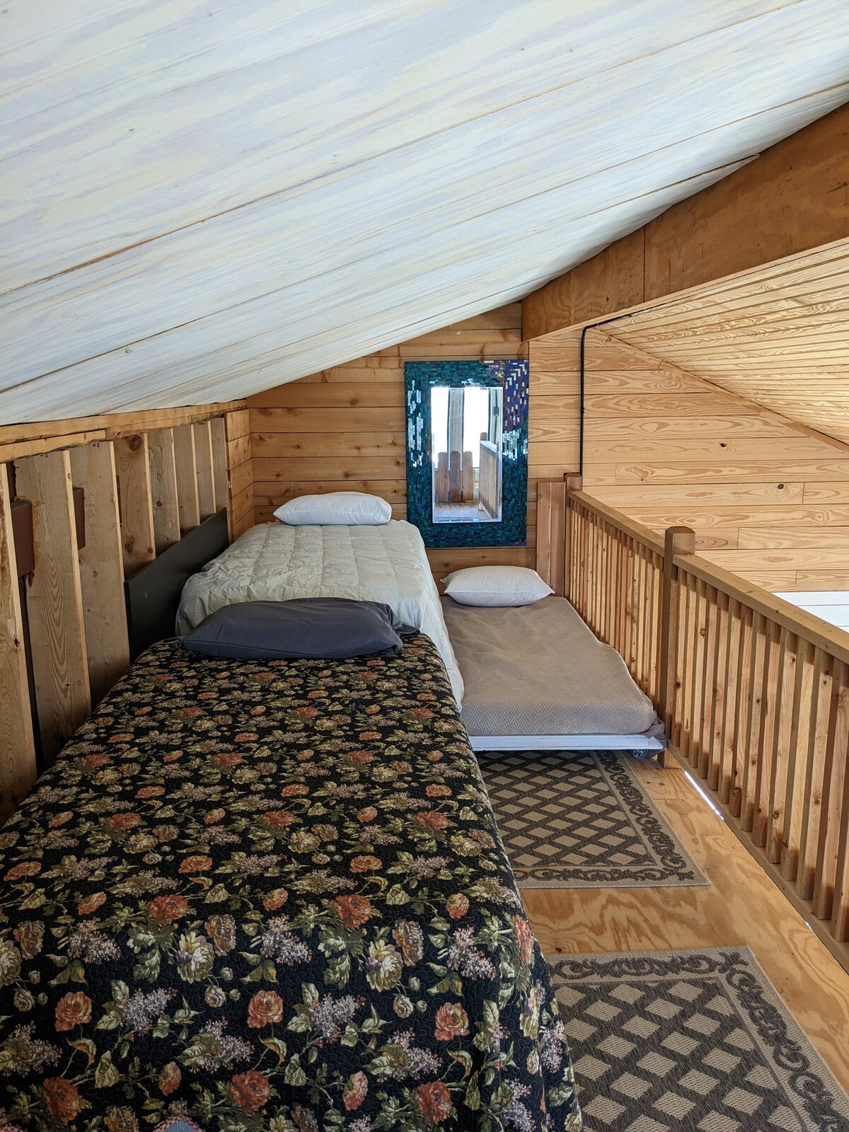 3 Beds upstairs in the Bonham Cabin