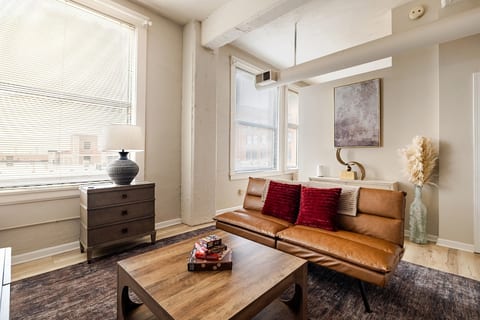 Premium Downtown Loft• Gym• Suana• Parking•20% off
