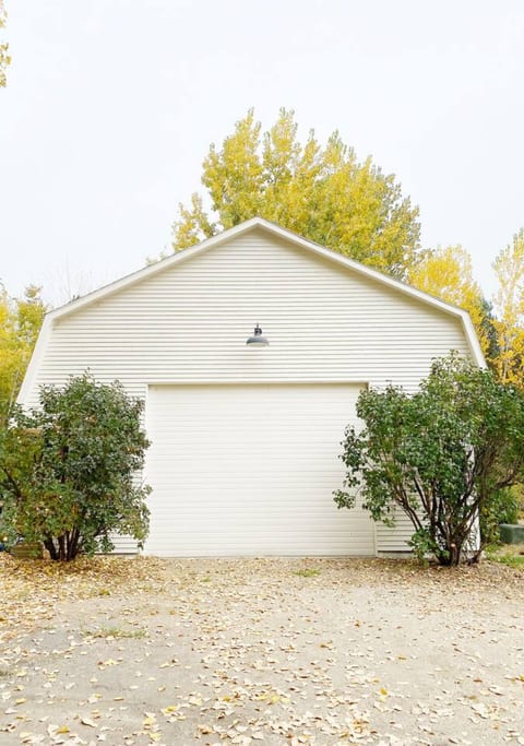 The Barn Loft at New Hope | Open Loft • Game Room • Forest Stay