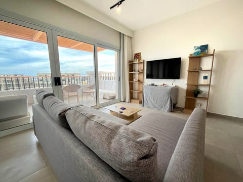 1BR Flat in Soma Bay Near The Jetty & Dive Center image 3