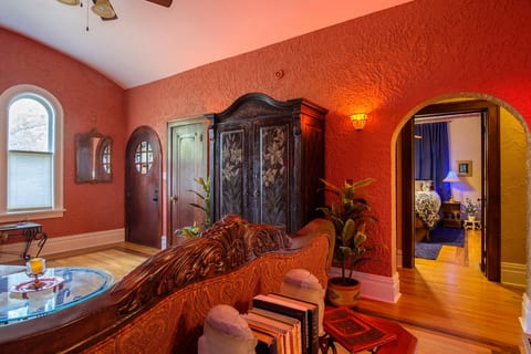 Television featuring Netflix, Hulu and Amazon Prime available inside the armoire