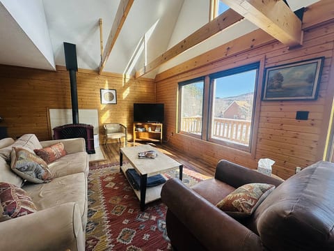 Cozy Cabin Bartlett Getaway