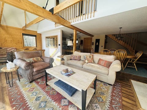 Cozy Cabin Bartlett Getaway
