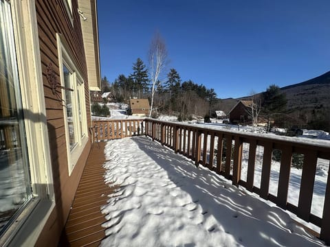 Cozy Cabin Bartlett Getaway