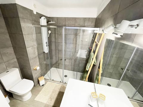 Panoramic Seaview | 2 Bedroom, Workspace, 1Gb Wifi