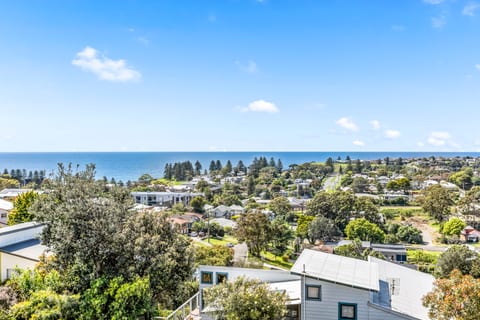Kiama and Surf beach / Pacific Ocean
