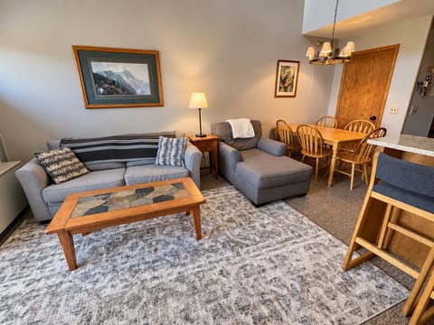 North Shore Knotty Loft