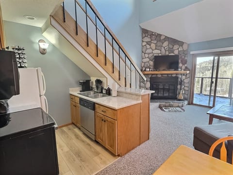 North Shore Knotty Loft
