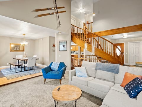 HotTub, game room, Sleeps 8, family, Pets, Wasatch