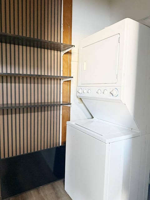 Princeton Suite 7 | QUEEN 1BD/1BA Apt