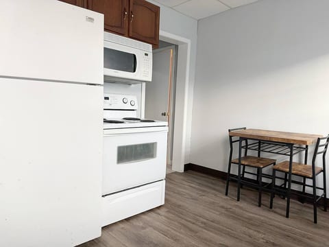 Princeton Suite 7 | QUEEN 1BD/1BA Apt
