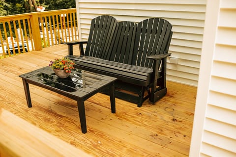 Corton Lodge - Riverview Private Riverfront Suite
