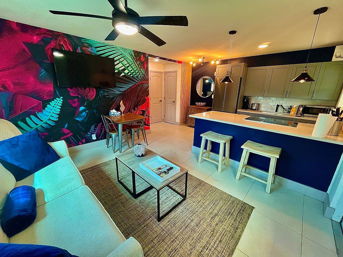 MiamiVice Las Olas Near Beach & Park with Fire Pit!