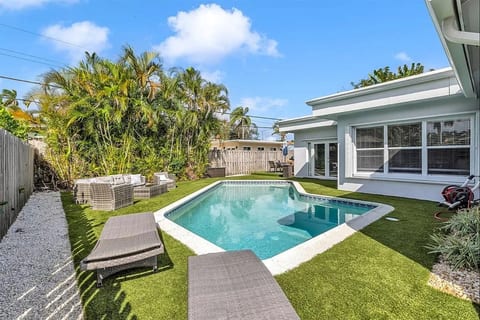 Lighthouse Point Poolside Retreat