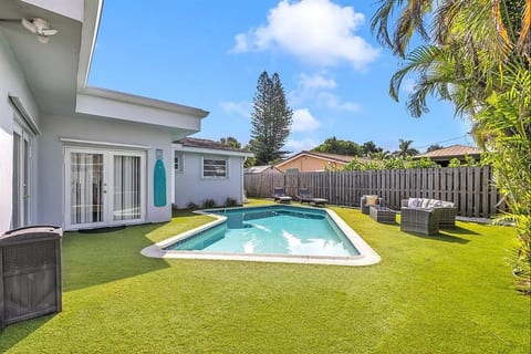 Lighthouse Point Poolside Retreat