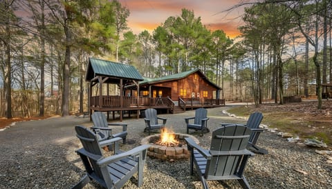 S'MORE FUN HIDEAWAY
