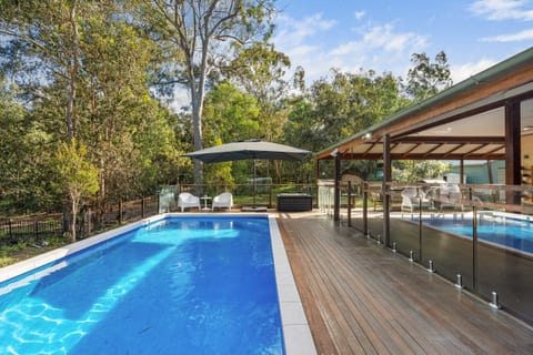 Private, country retreat, ŵ pool, spa, fire pit.
