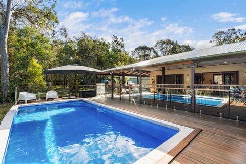 Private, country retreat, ŵ pool, spa, fire pit.