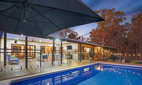 Private, country retreat, ŵ pool, spa, fire pit. image 3