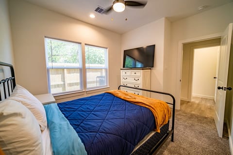 Hip in Houston - by College, Medical Center & Stadium