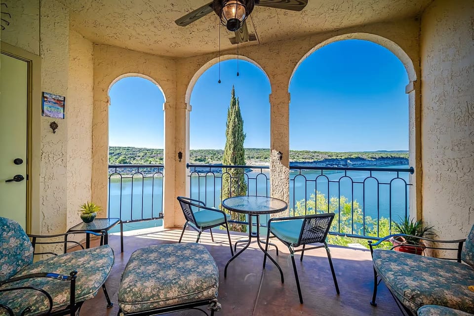 Island Lake View Resort - Lago Vista