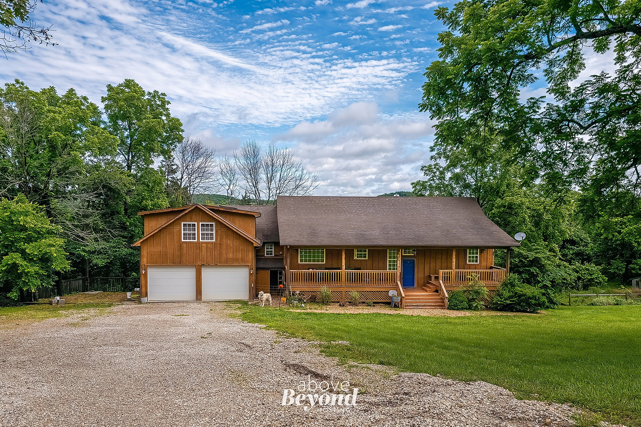 5 Bed Mountain View Retreat on 8 Acres Near Town