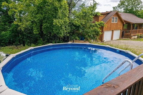 5 Bed Mountain View Retreat on 8 Acres Near Town