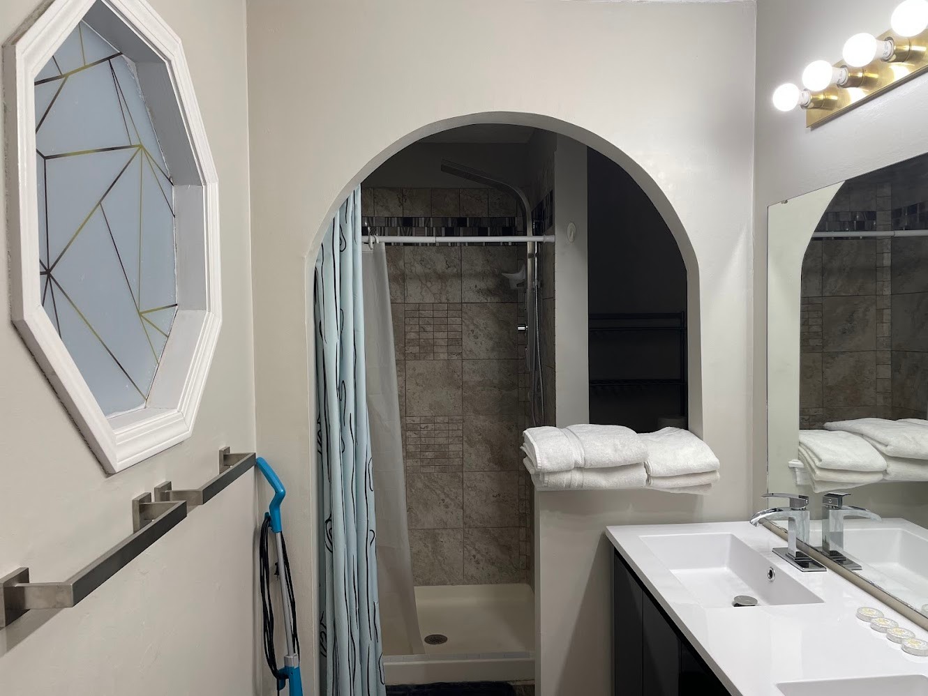 Furnished Housing Amenity Choices