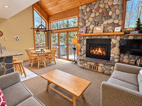 Spacious Living room with gas fireplace