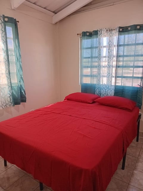 Near beach, nature– Spacious 5BR Riverside Duplex image 5