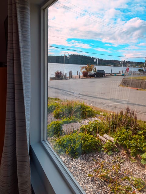 The Sitka Suite | Central Apartment, Waterfront, 2 Beds