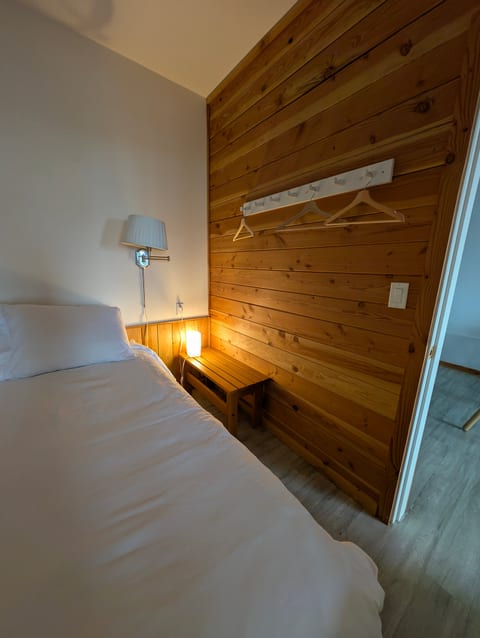 The Cedar Suite #6 | Central Apartment, Waterfront, 2 Beds