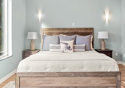 Anchorage Group Retreat | Dual King Suites + Theatre & Game