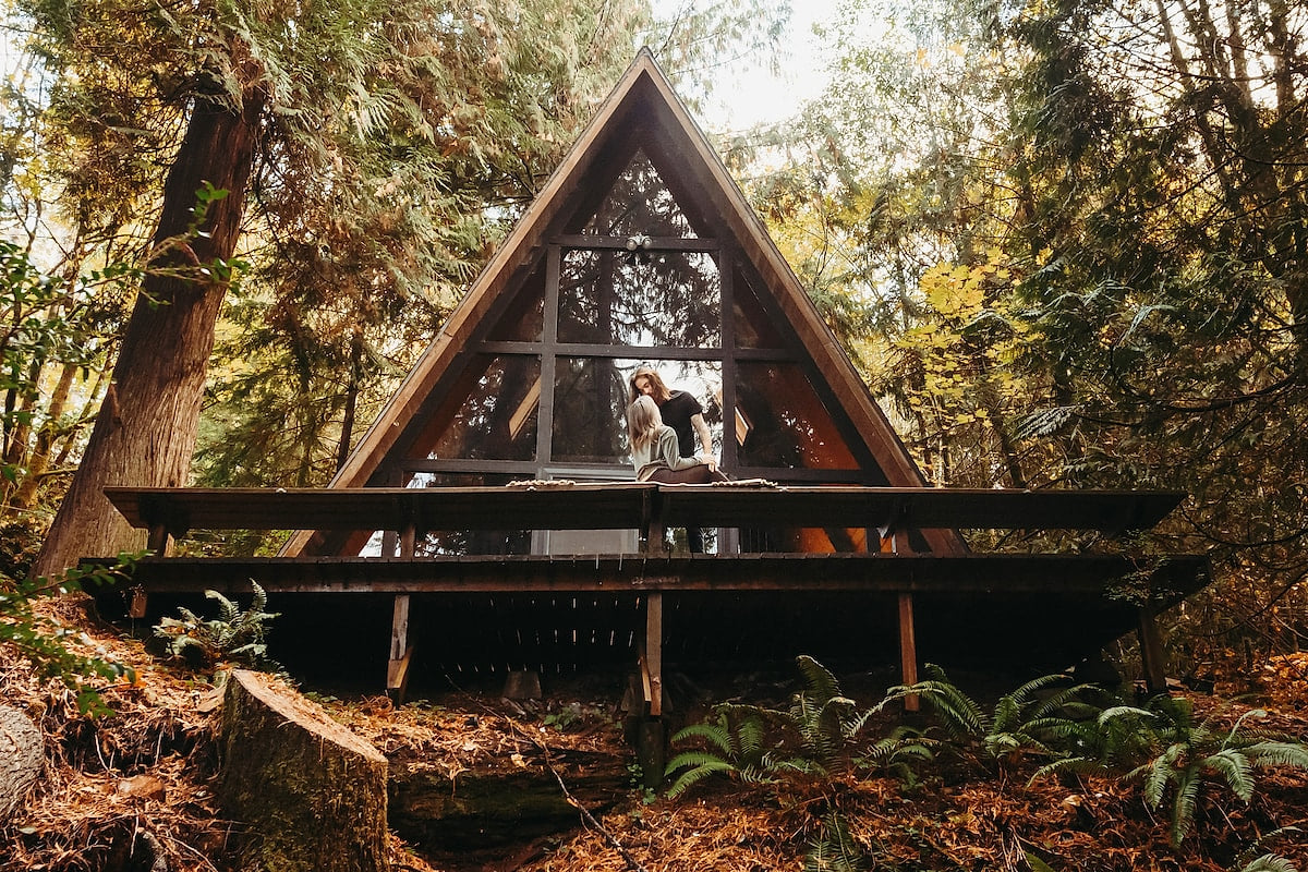 It's peaceful, secluded, romantic and quiet retreat. Escape to your own world where time and stress melts away. 