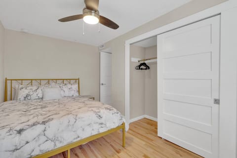 Bedroom 4: queen size bed, plus large closet.