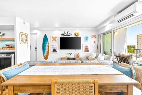 NEW Upgraded Condo, A/C, Oceanview + Parking