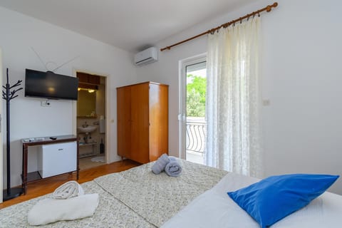 Apartments and Rooms Mery - Unit 378080-13