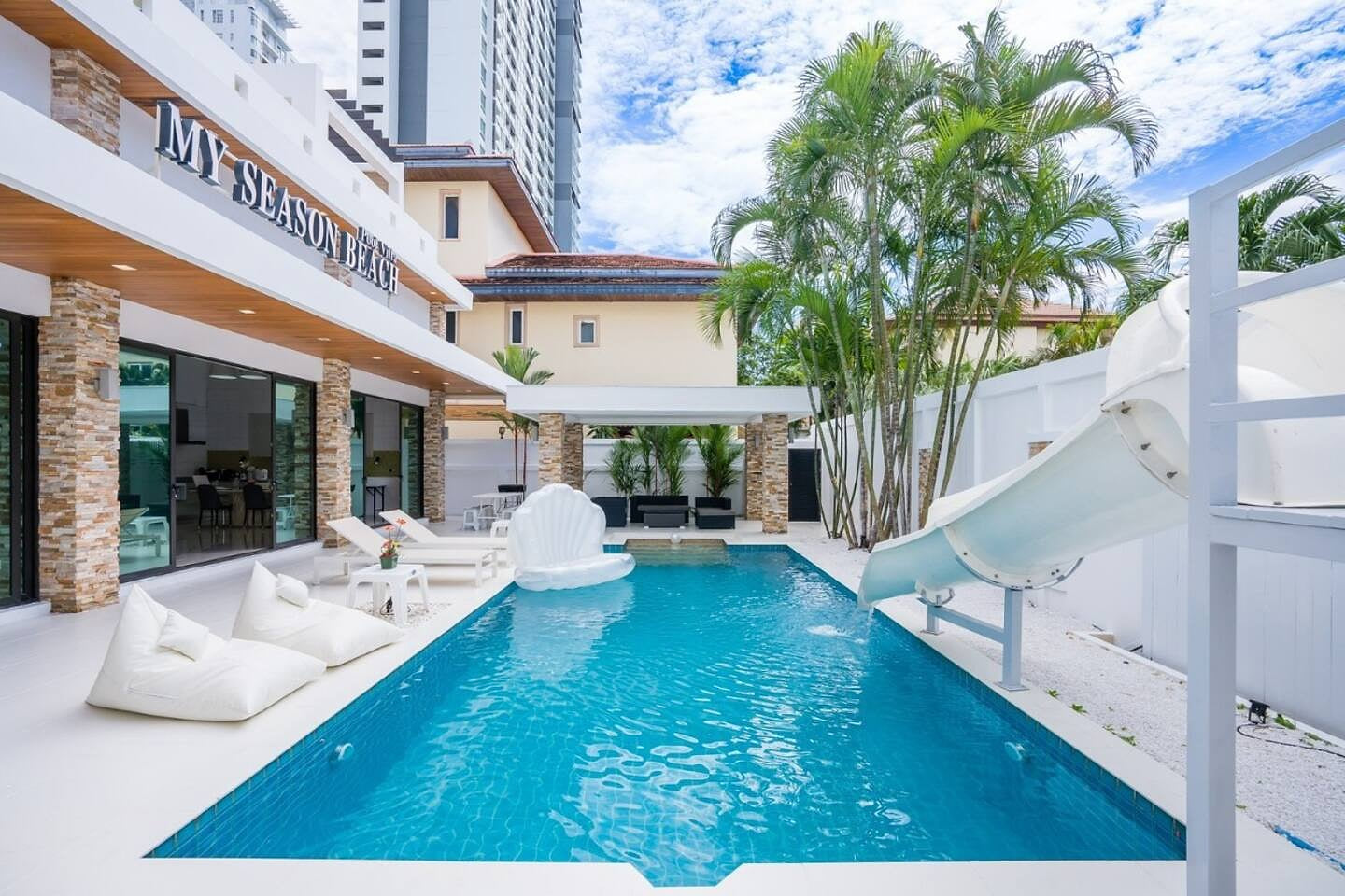 My Season Beach Pool Villa | 4BR Near Beach