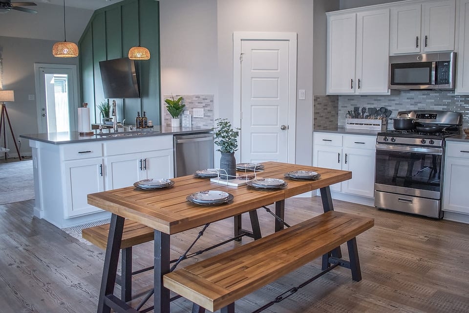 Chic, Spacious & Clean • Safe Gated Neighborhood image 1