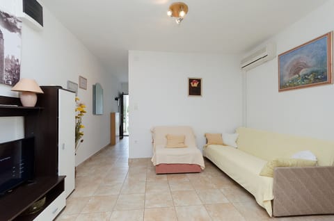 Apartments Puntica - Unit 207010-16