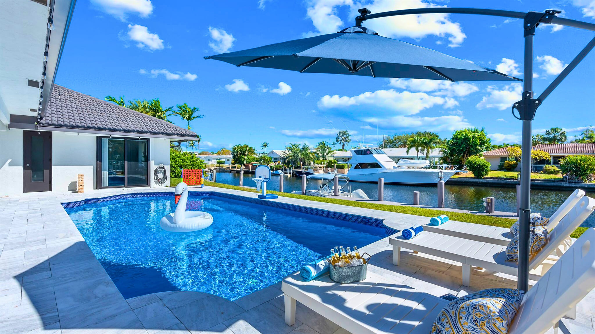 Lounge by the pool 🍻