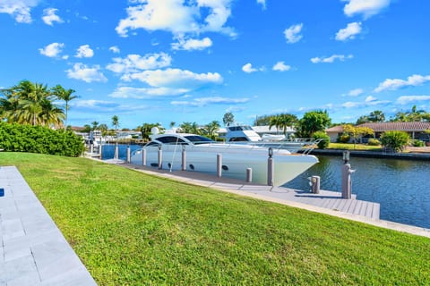 🚤 Rent a boat right from our dock or bring your own!