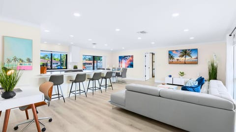 Modern interior with vacation vibes!
