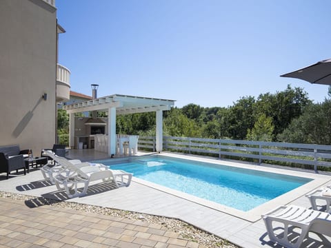 8-Schlafzimmer-Villa Bianca mit Pool, Sauna, Bil