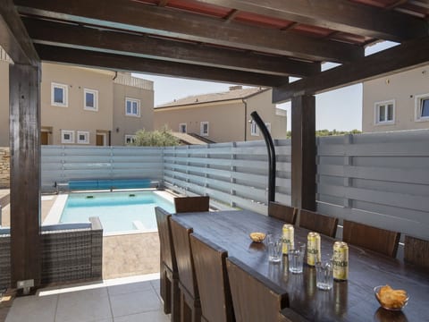 Villa Castagna in Premantura mit Pool und Sauna