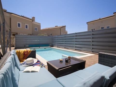 Villa Castagna in Premantura mit Pool und Sauna