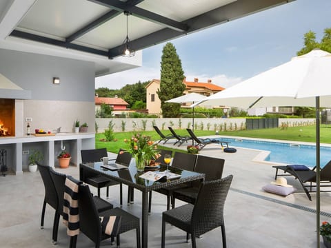 Villa K mit Jacuzzi auf dem Dach und Meerblick
